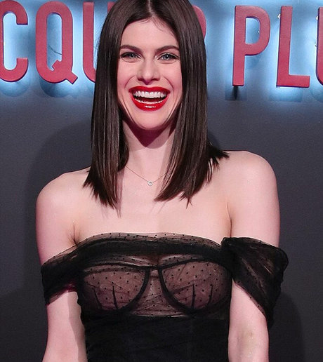 Alexandra Daddario model hd photo