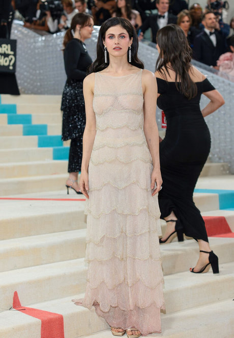 Alexandra Daddario nice star archive