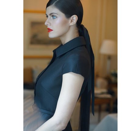 Alexandra Daddario hot model photos