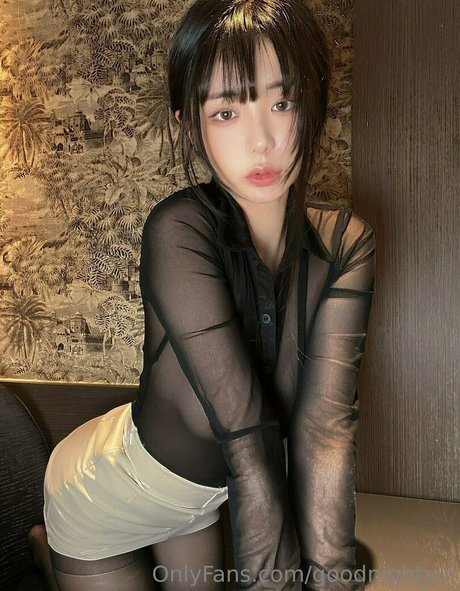 goodnightyui pornographic actress photo