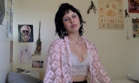 wormsinmyclownsuit exclusive star pictures