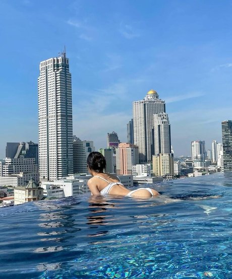 Dadacafe star erotic pic