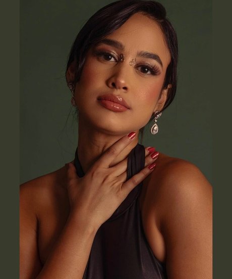 Emily Tosta pretty star gallery