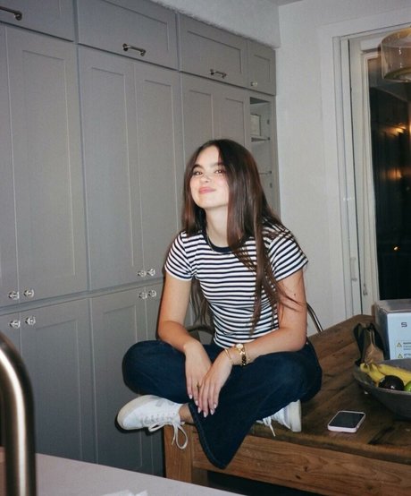 Landry Bender model exclusive pic