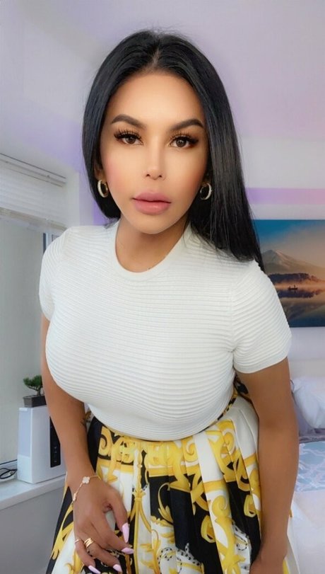 exoticfoxyanastasia nude pornstar pic