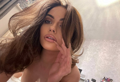 Chloe Baine star hot pics