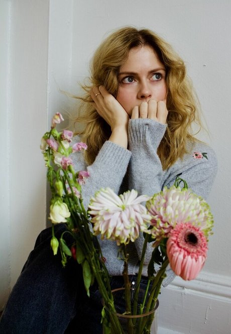 Rose McIver best model image