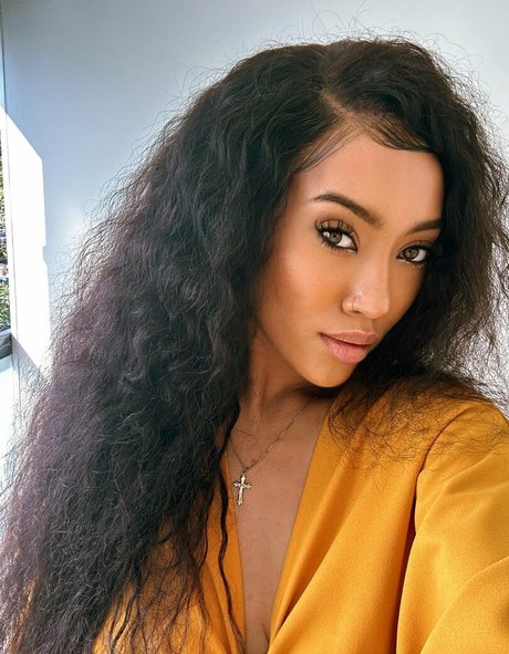 Ashleigh Ogle xxx actress photo