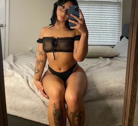 Throatzilla free star photos