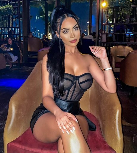 Aneeqa Farid beautiful star archive