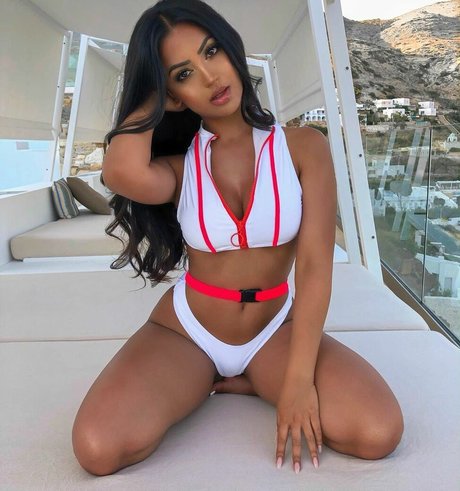 Aneeqa Farid hot star gallery