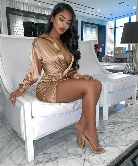 Aneeqa Farid star high quality archive