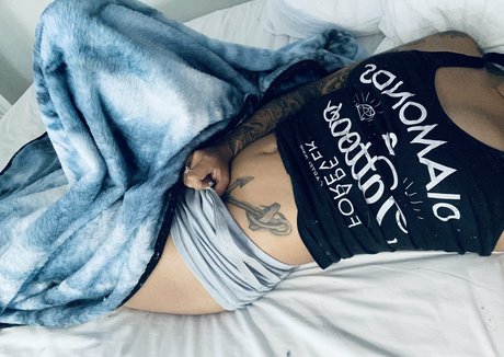 nadia bynature model top images