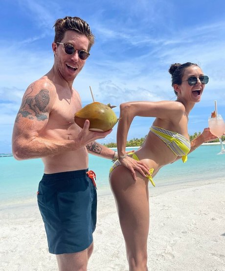 Nina Dobrev high quality star pics