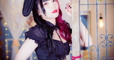 Maki Itoh pornstar sexy gallery