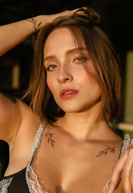 Clara Rosania nice actress img