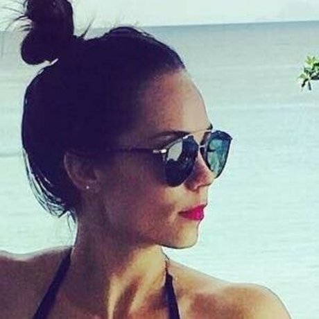 Laura Vandervoort pretty star image