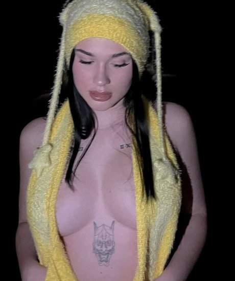 Symone Ryley erotic actress gallery