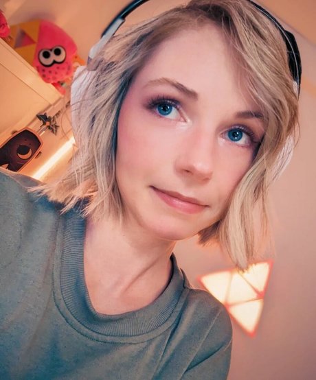 Missclick Gaming erotic star img