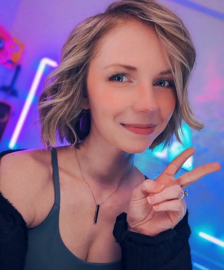 Missclick Gaming sexy star pic