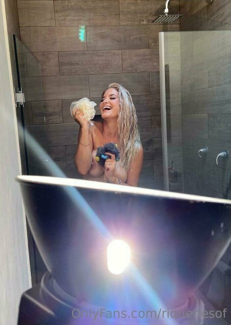 Tania Riquenes model hd archive