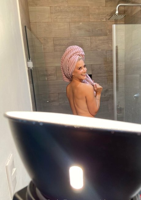 Tania Riquenes model nudes pics