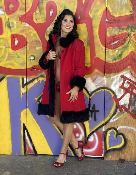 tomiko 1 pornstar naked pictures