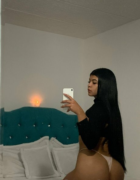 laura secret perfect model photo