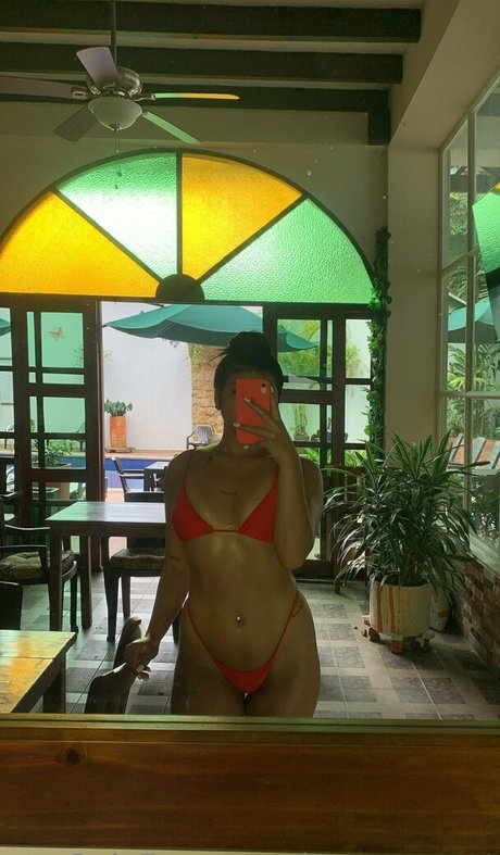 laura secret model hd photo