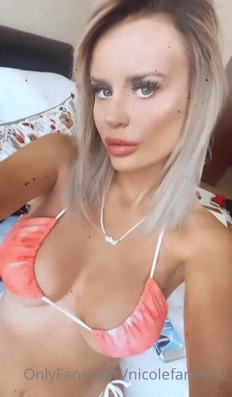 Nicole Farrell star art pics