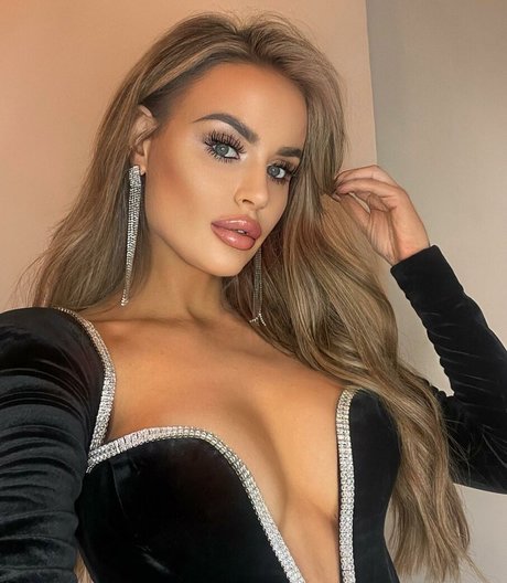 Nicole Farrell nice star picture