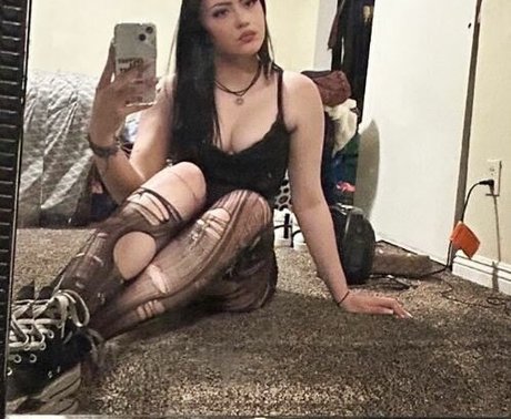 tewzday model erotic galleries