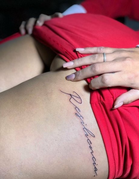 paolavegaoficial star free picture