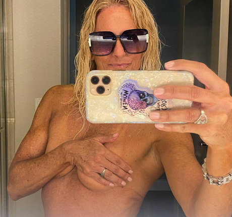 Brooke Baker hot model pic