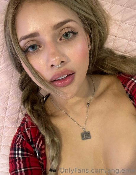 Nina Mon art pornstar archive