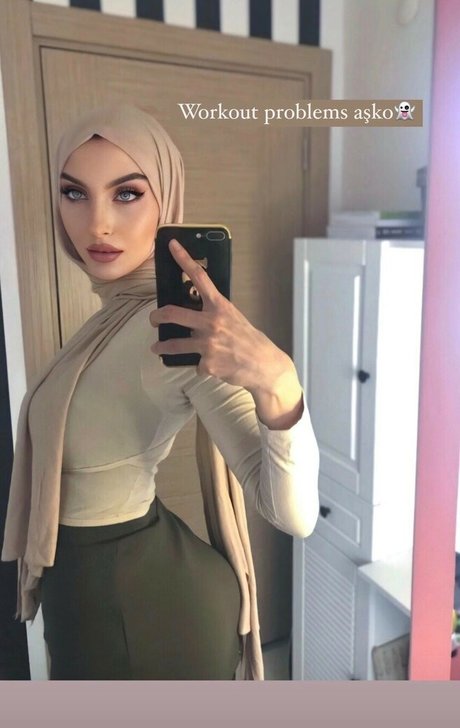 sariikubraa star xxx img