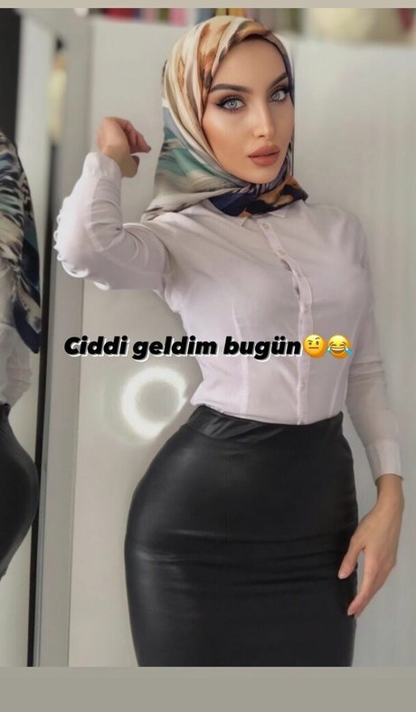 sariikubraa free actress pics