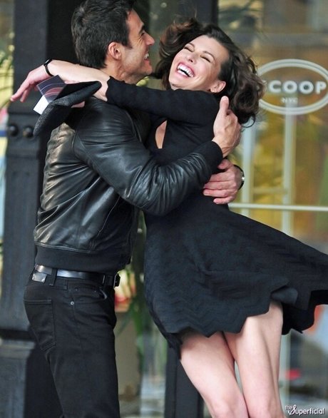 Milla Jovovich perfect model photo