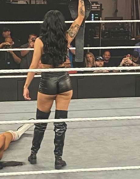 Cora Jade top star photo