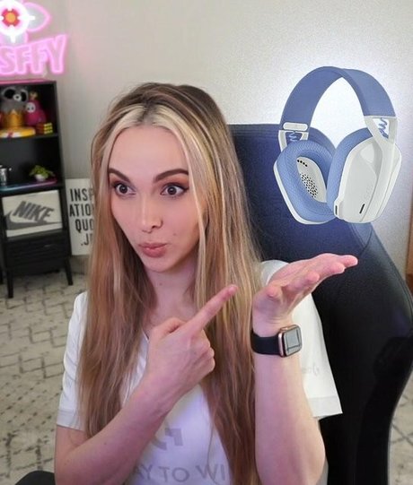 Fasffy nude pornstar gallery