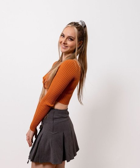 Fasffy model naked images