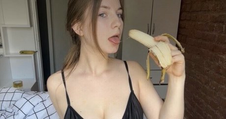 DevDasha exclusive actress photo