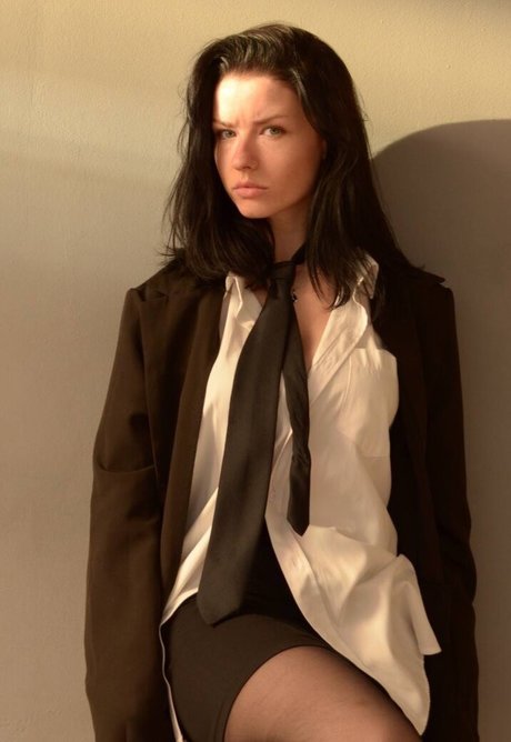 innervus adult actress gallery