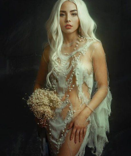 Anna Akana hot star images