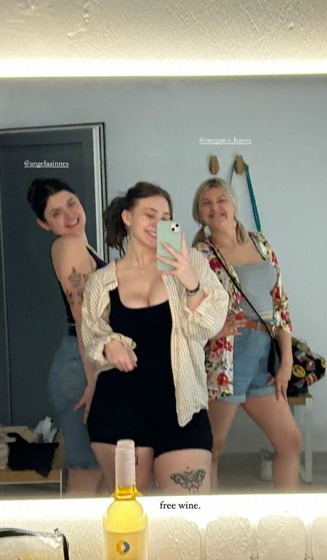 Isabella Dorta nude model galleries