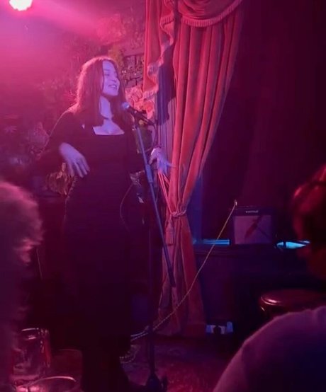 Isabella Dorta pornstar art galleries