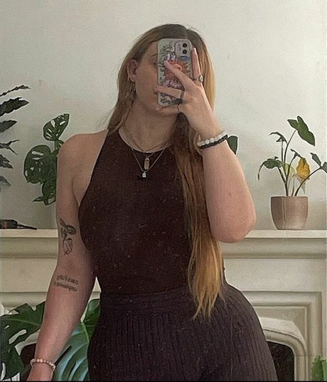 Isabella Dorta model art photo