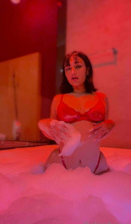 holly bratty pornstar hd photo