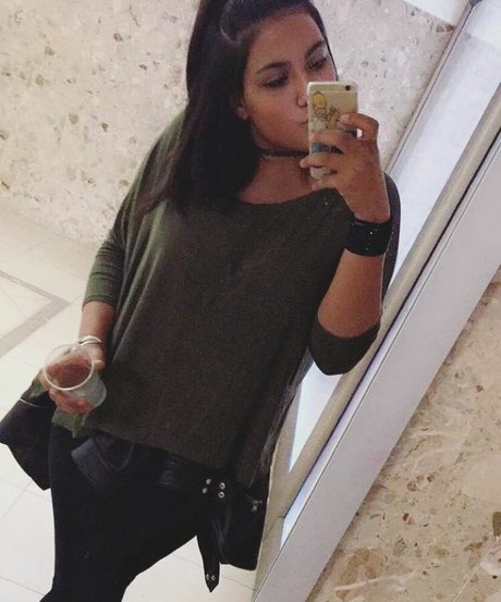 Tomer Asherian beautiful actress picture