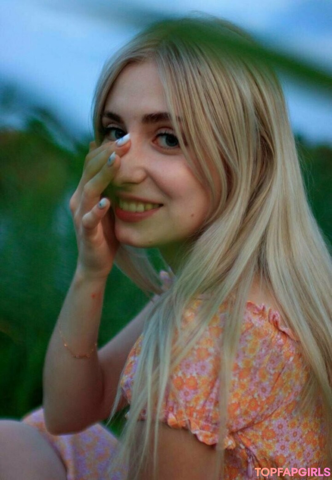 aliceinwonderland xo nudes actress picture